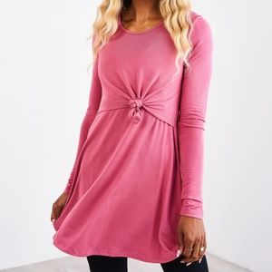 Latched Mama L/S Peekaboo Back Tunic